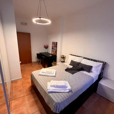 Red Rose Con Garage * Vicenza