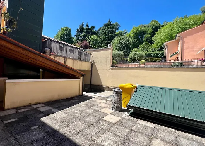 Red Rose Con Garage Vicenza