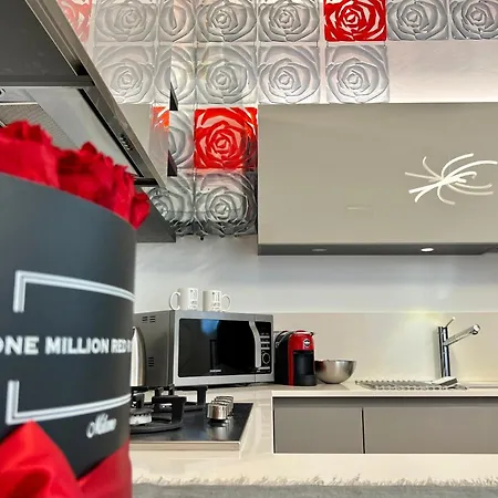 Red Rose Con Garage