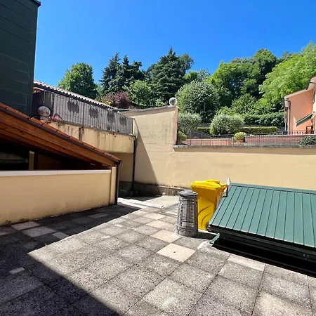 Red Rose Con Garage 비첸차